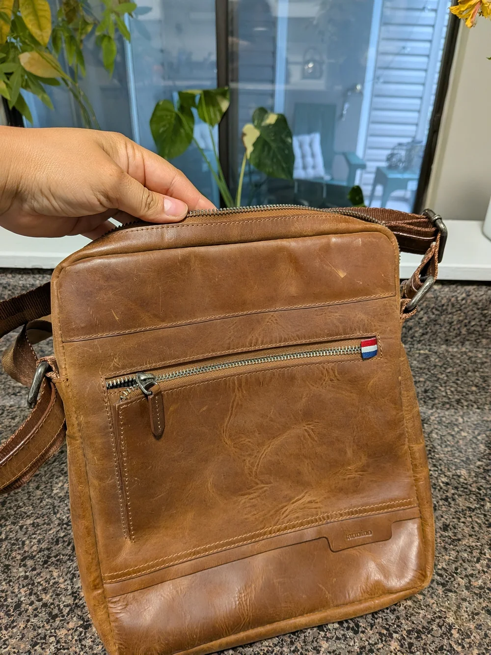 Men's Brown Leather Crossbody Bag - Classic Everyday Carry